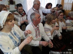 O secvență de la șezătoare, în prim plan - Valeria BANARU
