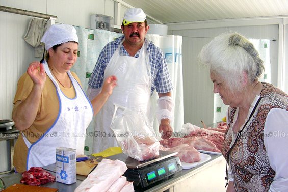 В мясных отделах работают виртуозы