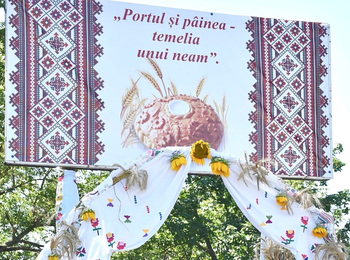 Portul Popular și Pâinea – un festival al tradițiilor străbune