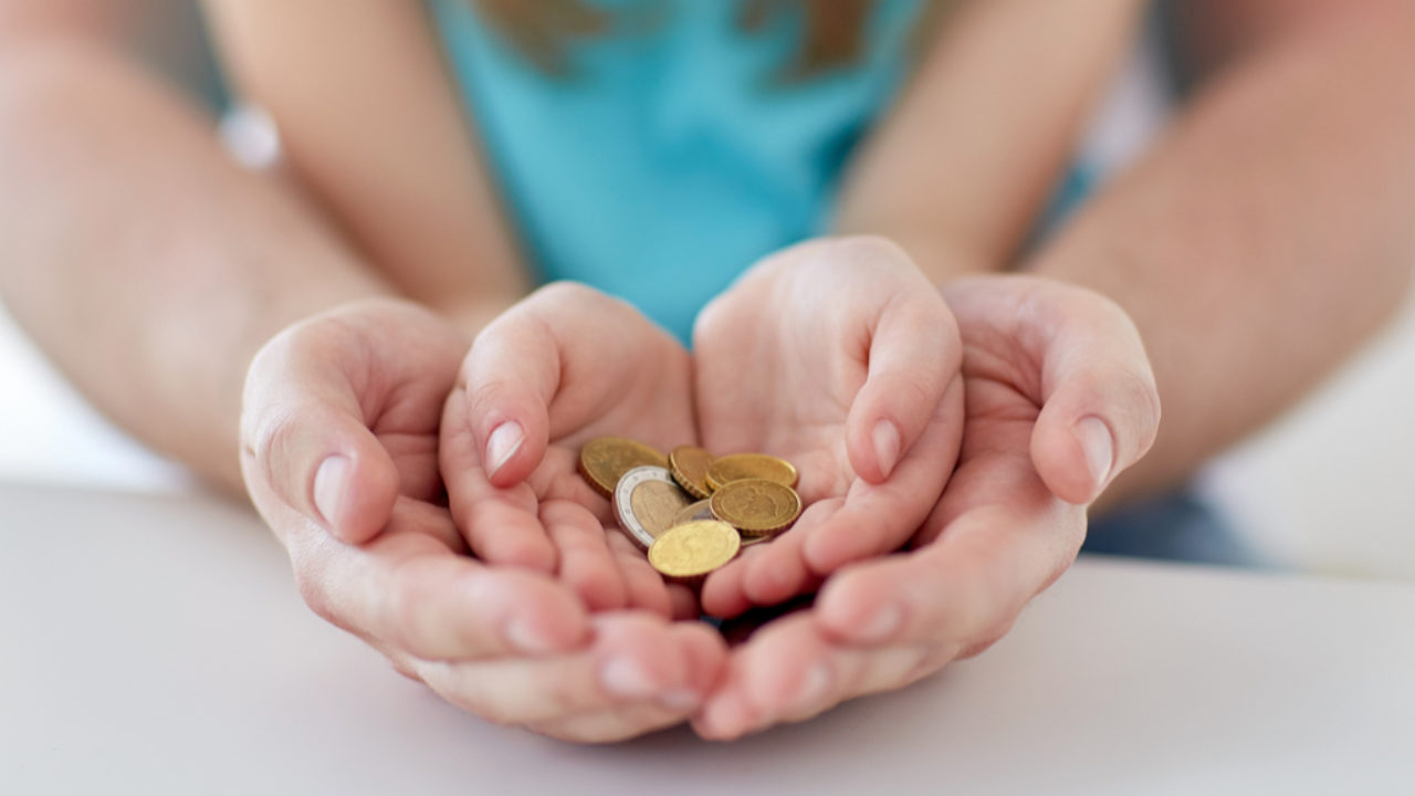 CNAS a finanțat indemnizațiile pentru familiile cu copii