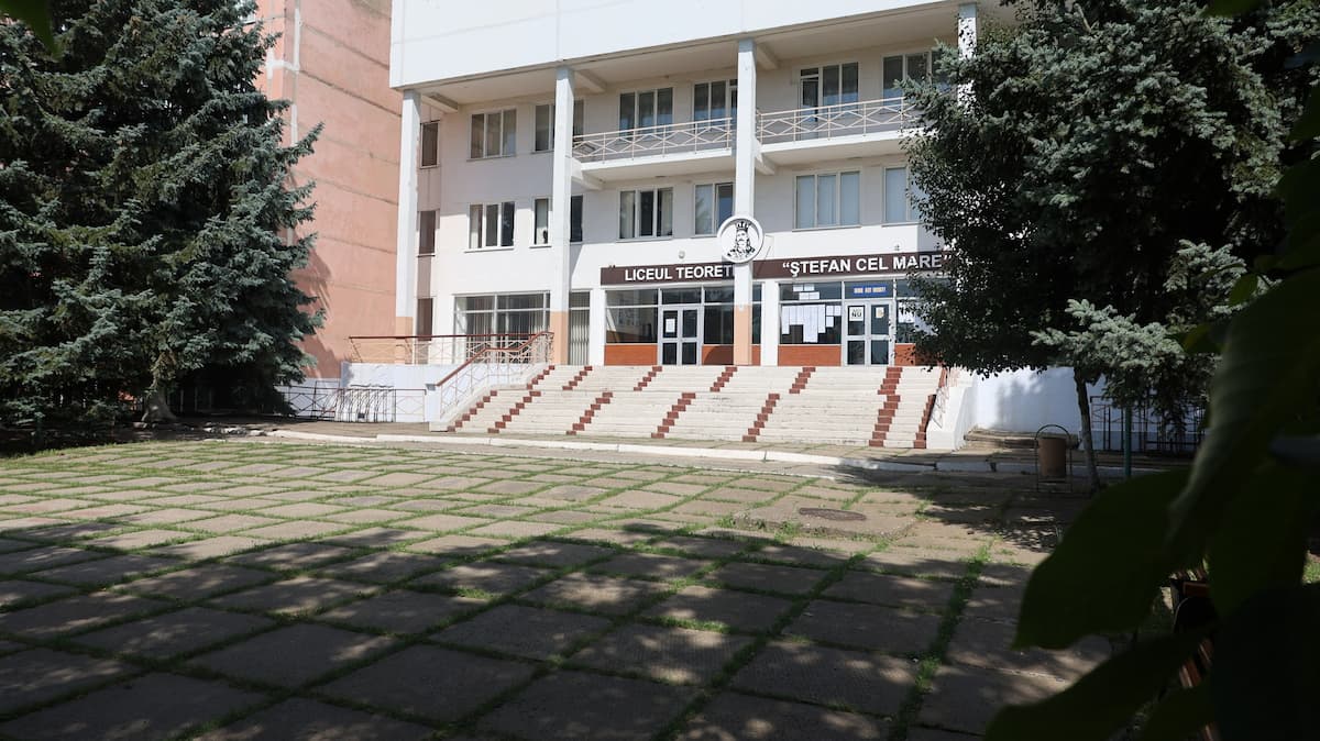 LT-Stefan-cel-Mare-Drochia-01