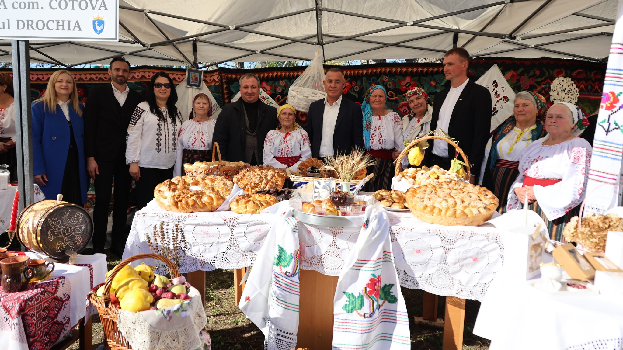 Cotova-locul unde tradiția se poartă în suflet