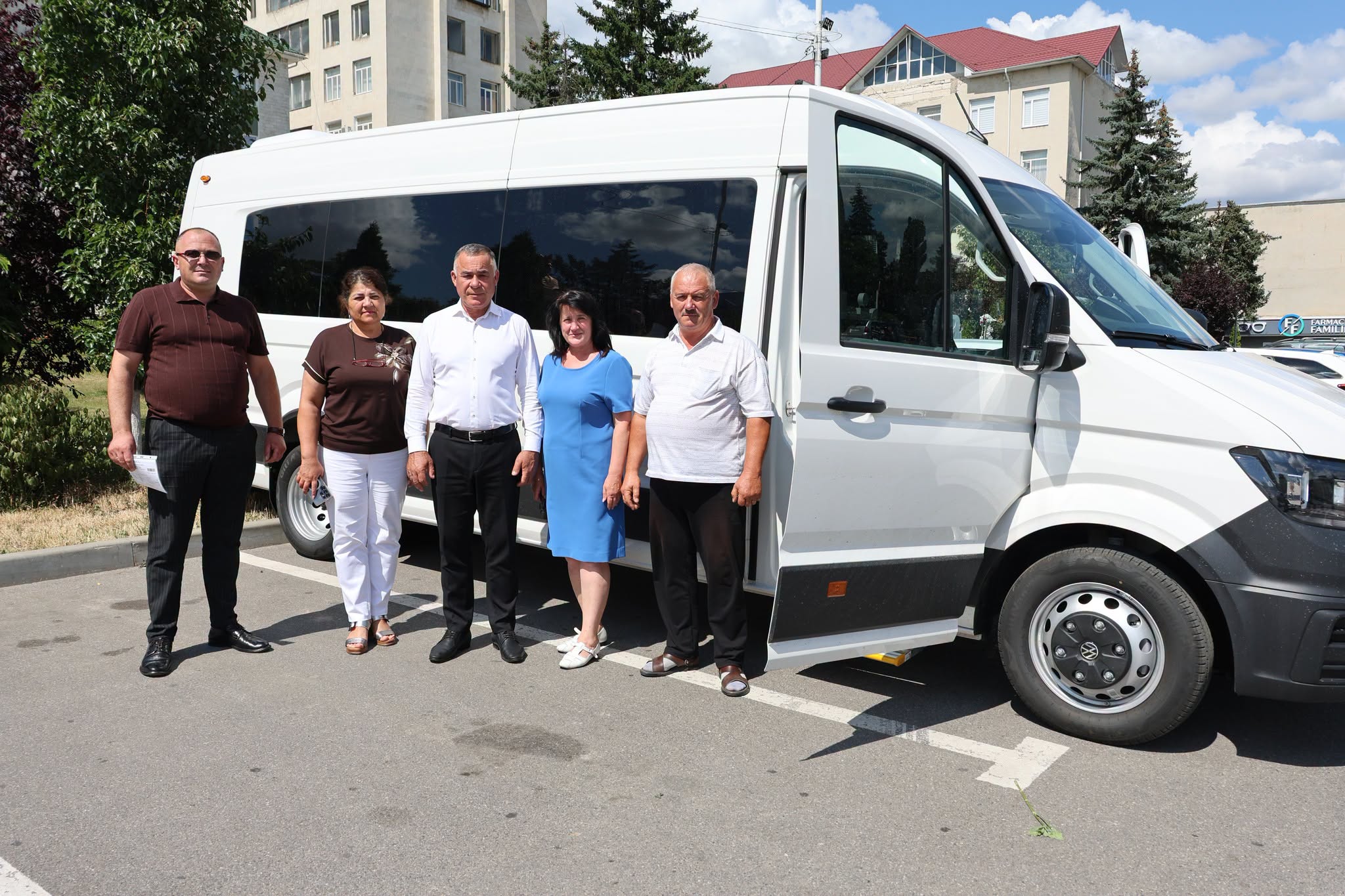 Un nou autobus școlar